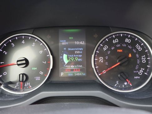 Used 2021 Toyota RAV4 XLE FWD image 28