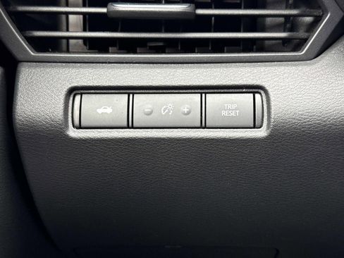 Used 2025 Nissan Altima 2.5 SV image 19