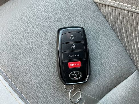 Used 2025 Toyota Camry SE FWD image 23