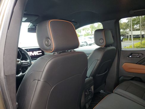 Used 2024 GMC Canyon AT4 w/ LPO, Off Road Lift Package image 6