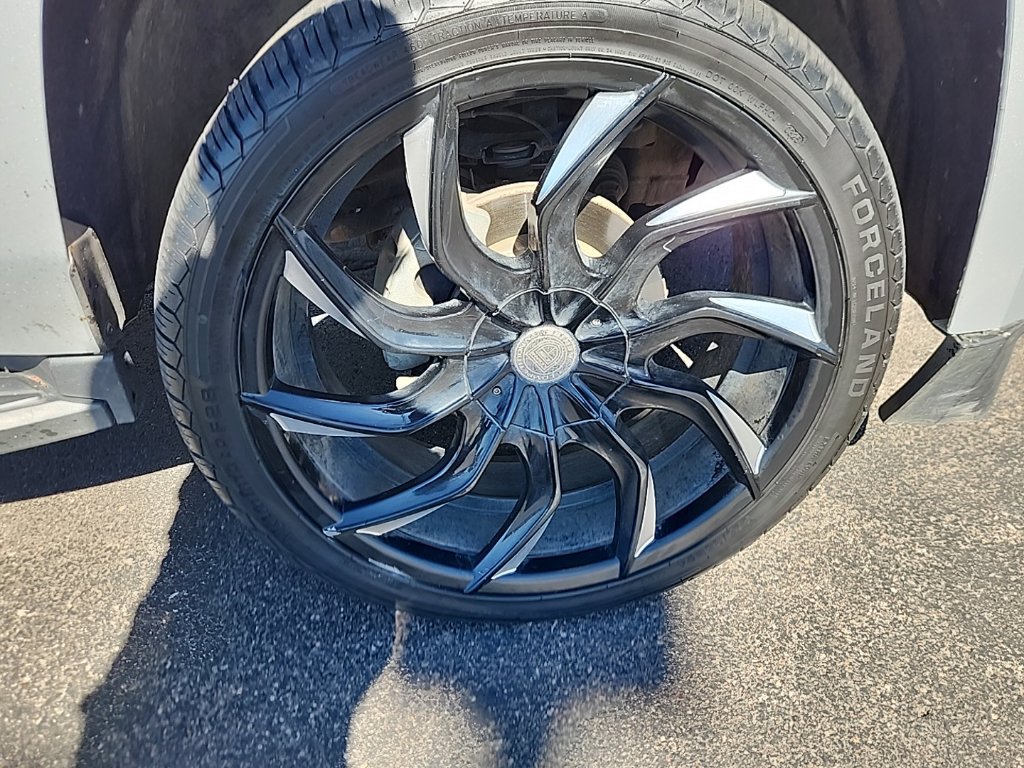 Used 2018 Chevrolet Tahoe LT AWD/4WD image 9