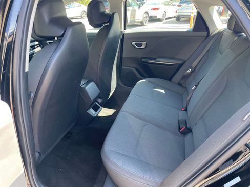 Used 2025 Kia K4 LXS image 24
