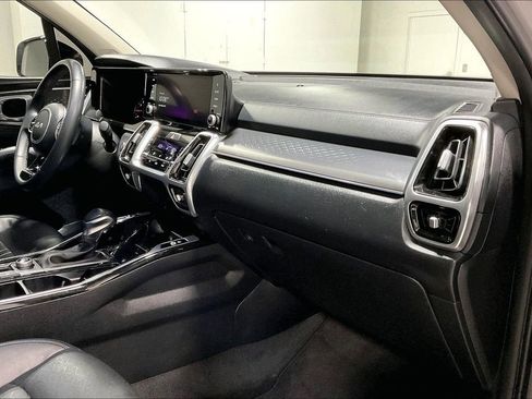 Used 2022 Kia Sorento SX image 19