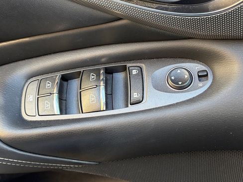 Used 2017 INFINITI Q50 2.0t w/ Moonroof Package RWD image 9