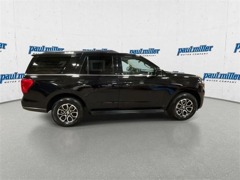 Used 2024 Ford Expedition XLT image 12