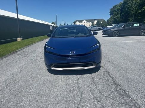 Used 2023 Toyota Prius XLE AWD/4WD image 2