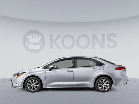 Used 2025 Toyota Corolla LE image 4