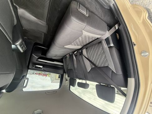 Used 2020 Toyota Tundra SR5 w/ SR5 Convenience Package AWD/4WD image 12