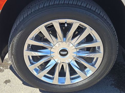 Used 2024 Cadillac Escalade ESV Premium Luxury image 9