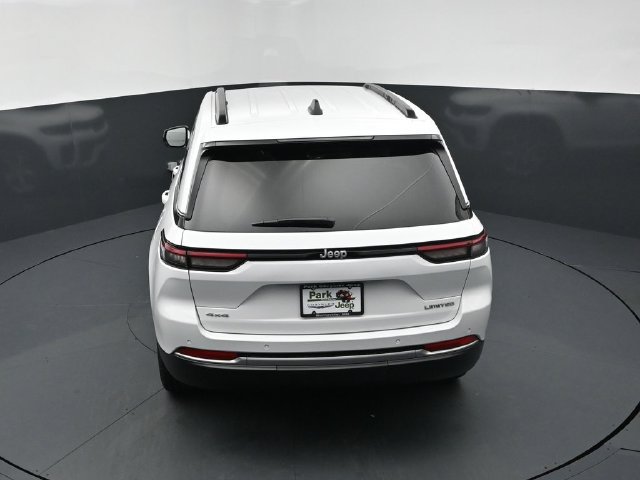 New 2026 Jeep Grand Cherokee Limited AWD/4WD image 17
