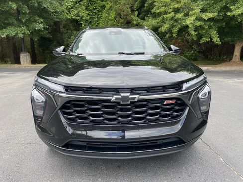 Used 2024 Chevrolet Trax RS FWD image 3