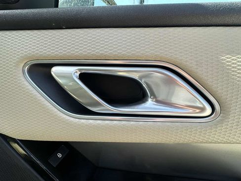 Used 2018 Land Rover Range Rover Velar S AWD/4WD image 29