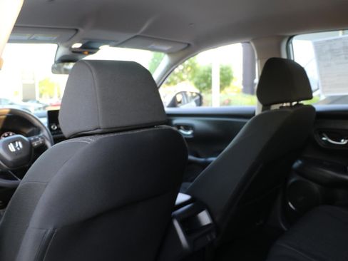 Used 2023 Honda HR-V LX image 11