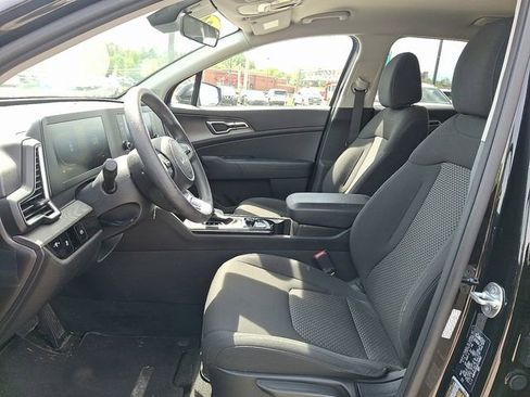 Used 2024 Kia Sportage LX AWD/4WD image 13