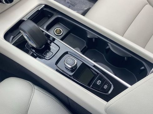 New 2025 Volvo XC60 T8 Plus w/ Protection Package Premier image 23