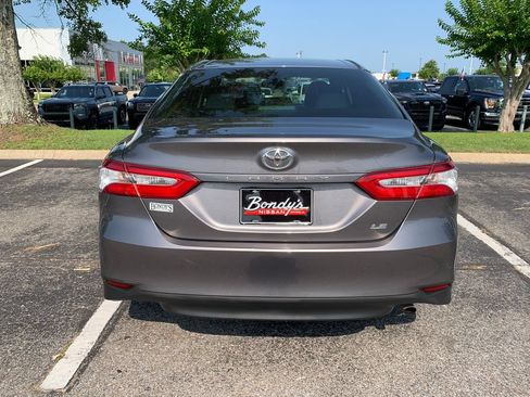 Used 2018 Toyota Camry LE w/ Convenience Package FWD image 7