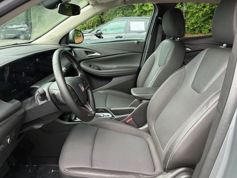 Used 2025 Buick Encore GX Preferred FWD image 28