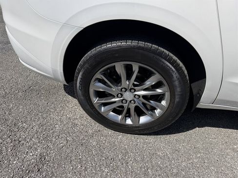 Used 2022 Buick Enclave Avenir w/ Avenir Technology Package AWD/4WD image 11