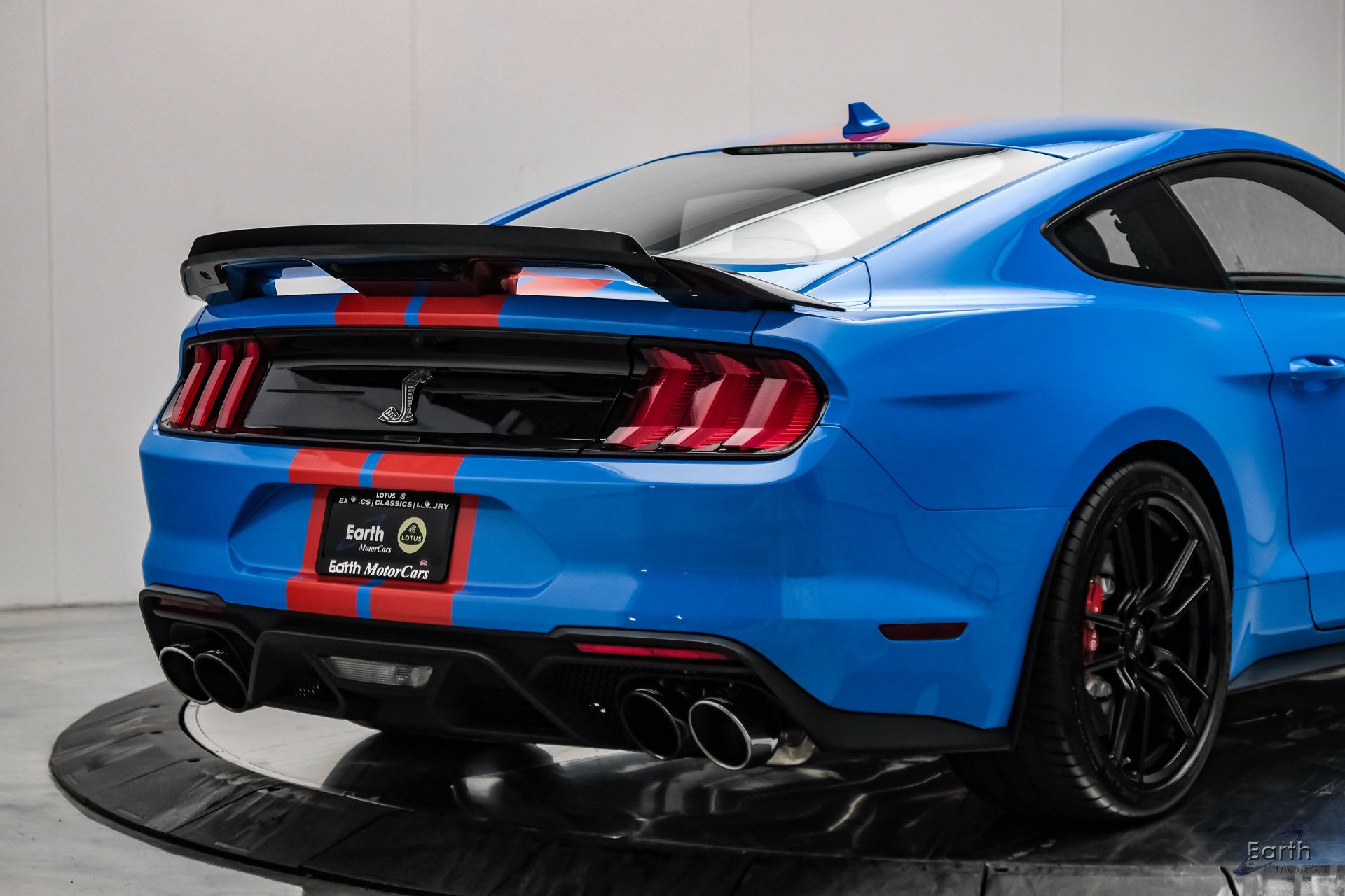 Used 2022 Ford Mustang Shelby GT500 w/ Technology Package RWD image 17