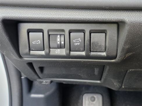 Used 2023 Subaru Outback Limited image 27