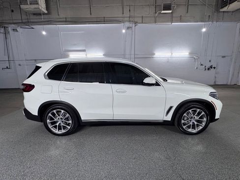 Used 2022 BMW X5 xDrive40i w/ Executive Package AWD/4WD image 12