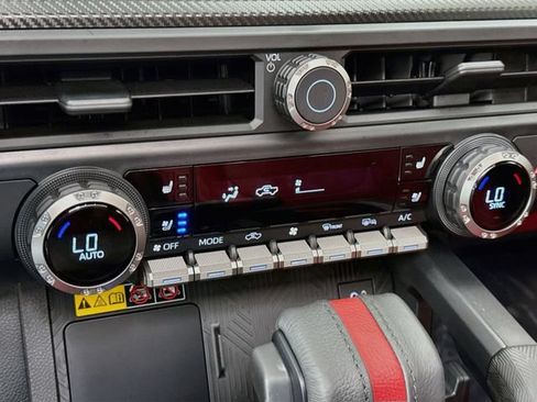 Used 2025 Toyota Tacoma TRD Pro AWD/4WD image 16