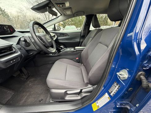 Used 2025 Toyota Prius LE image 24