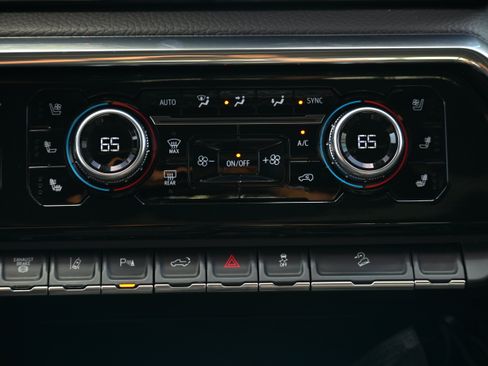 Used 2024 GMC Sierra 3500 Denali w/ Denali Reserve Package image 17