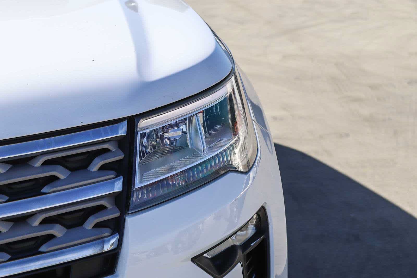 Used 2018 Ford Explorer XLT w/ Equipment Group 202A FWD image 7