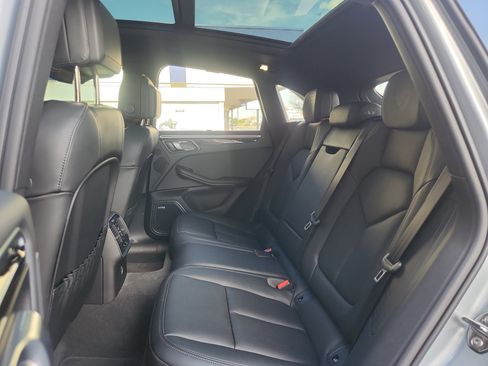 Used 2024 Porsche Macan AWD/4WD image 18