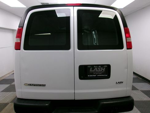 Used 2014 Chevrolet Express 2500 3D Extended Cargo Van image 10