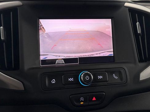Used 2024 GMC Terrain SLE w/ Driver Convenience Package FWD image 19
