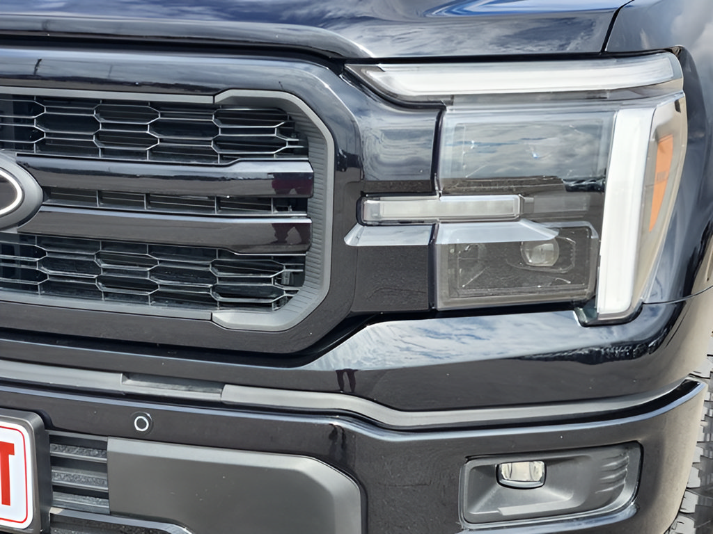 Used 2025 Ford F150 Lariat AWD/4WD image 8