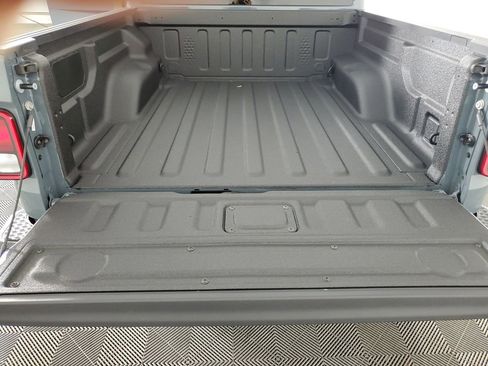 New 2025 Jeep Gladiator Sport image 31