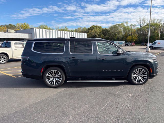 Used 2024 Jeep Grand Wagoneer L Series III AWD/4WD image 12