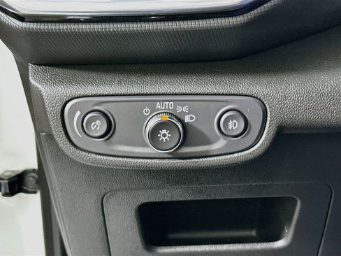 Used 2023 Chevrolet TrailBlazer LT FWD image 16