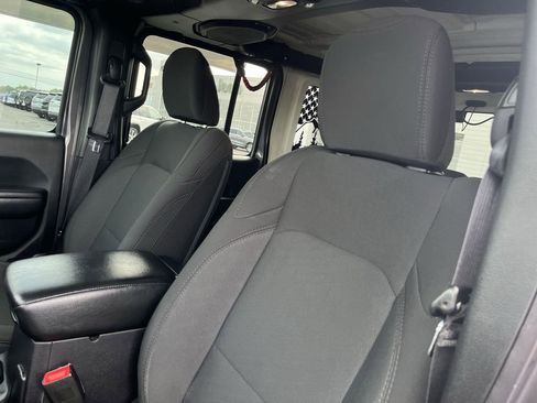 Used 2018 Jeep Wrangler Unlimited Sport S AWD/4WD image 11