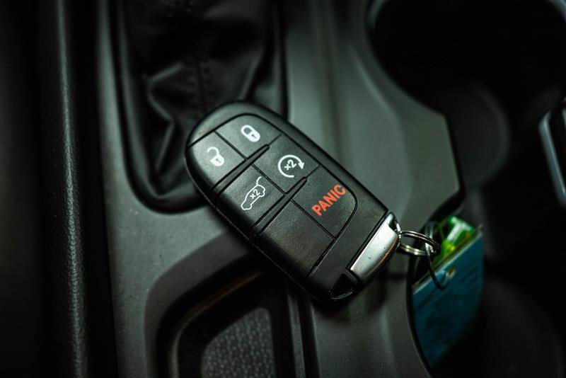 Used 2025 Dodge Durango GT AWD/4WD image 24