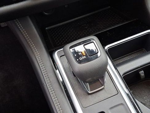 Used 2024 Nissan Pathfinder Platinum w/ Cargo Package image 17