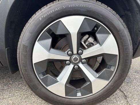 Used 2025 Volvo XC40 B5 Plus AWD/4WD image 21