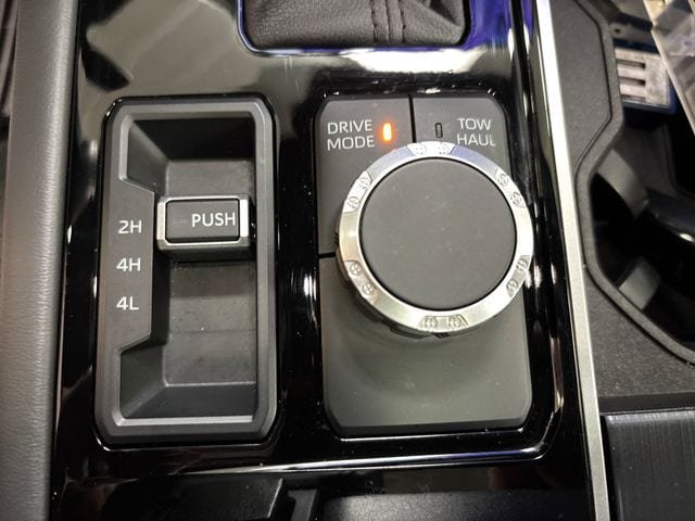 Used 2023 Toyota Tundra Platinum AWD/4WD image 28