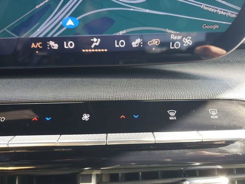 Used 2025 Buick Enclave Sport Touring image 33