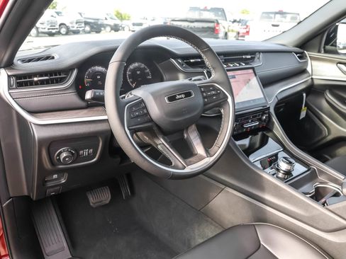 New 2025 Jeep Grand Cherokee L Limited w/ Black Appearance Package image 5