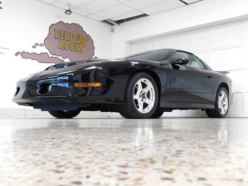 Used 1997 Pontiac Firebird Trans Am RWD image 7