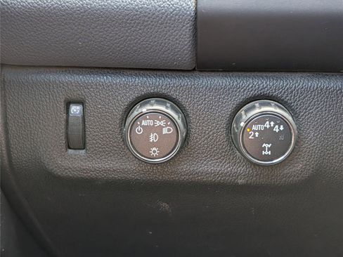 Used 2018 Chevrolet Colorado Z71 AWD/4WD image 27