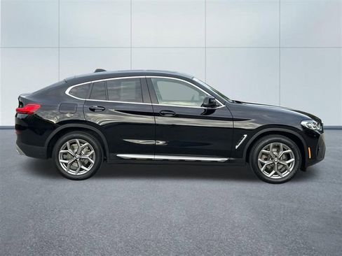 Certified 2023 BMW X4 xDrive30i w/ Premium Package image 5