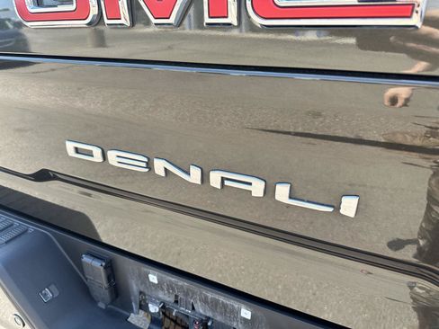 Used 2023 GMC Sierra 2500 Denali w/ Denali Ultimate Package AWD/4WD image 3