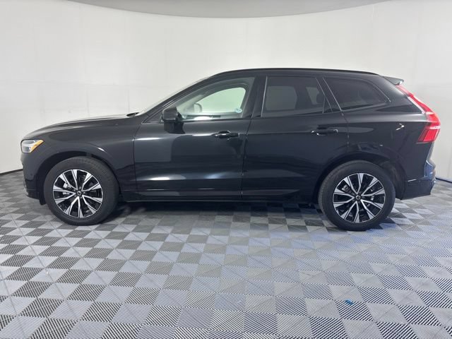 Used 2025 Volvo XC60 B5 Plus AWD/4WD image 9