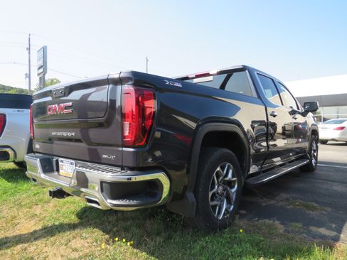 Used 2022 GMC Sierra 1500 SLT w/ SLT Premium Plus Package image 6