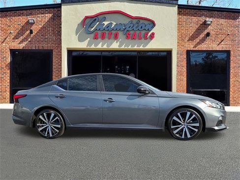 Used 2020 Nissan Altima 2.5 SR image 2